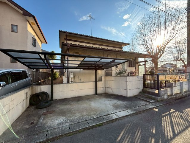 稲敷郡阿見町中央７丁目　中古戸建の前面道路含む現地写真