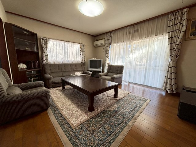 稲敷郡阿見町中央７丁目　中古戸建の居間・リビング