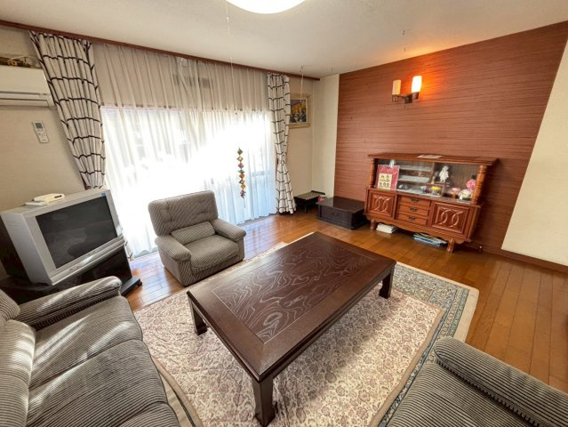 稲敷郡阿見町中央７丁目　中古戸建の居間・リビング