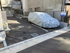 Y’sテラスの駐車場