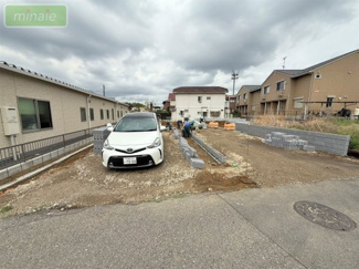 【前面道路含む現地写真】