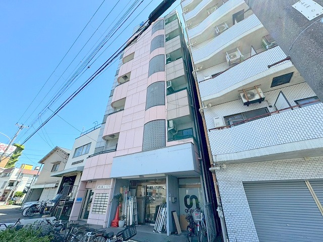 東三国ユーリプラザの外観