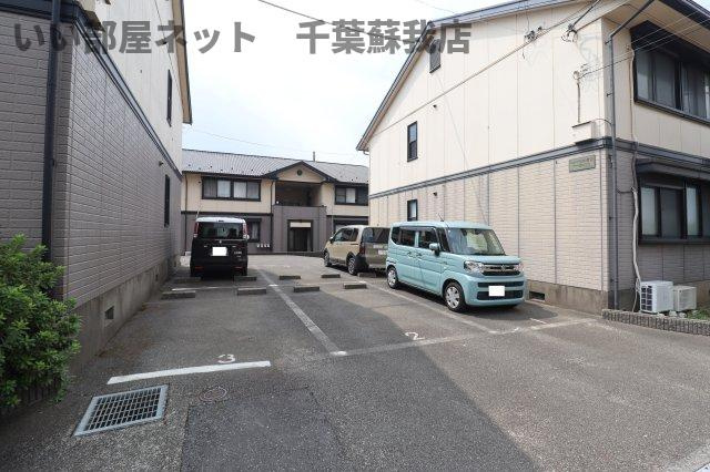 ウィステリアおゆみ野　Ｅの駐車場|駐車スペースもあります