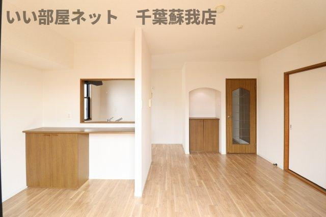 ウィステリアおゆみ野　Ｅの居間・リビング|ゆったりとしたリビングです