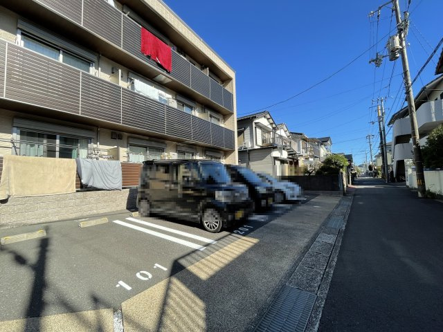 ベレオ クスノセの駐車場