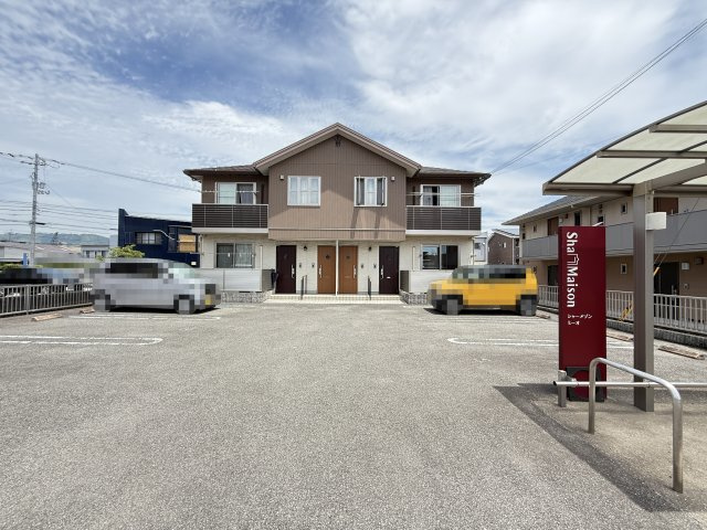 シャーメゾン・ミーオの駐車場