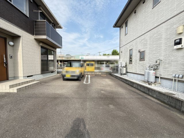 シャーメゾン・デイレイ Ⅳ棟 Ⅳ号室の駐車場