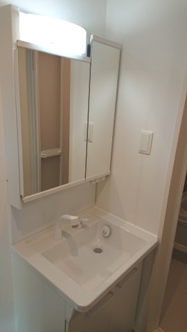 Severine Amagiの独立洗面台|独立洗面台です