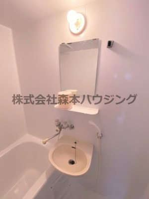 【洗面所】 | 　コスモハイツ | 洗面所です