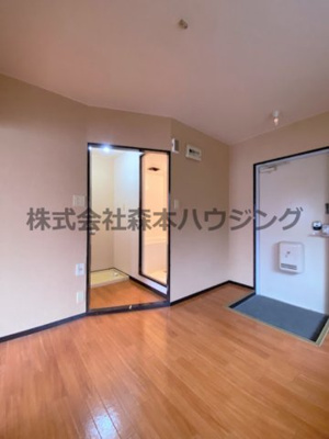 【居間・リビング】 | 　コスモハイツ | 使いやすい居間です