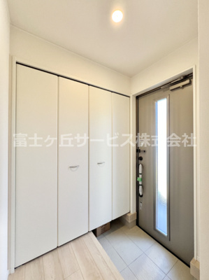 【玄関】 | 御殿場市大坂 4期 新築一戸建て 1号棟 | 毎日通る玄関はこちらです