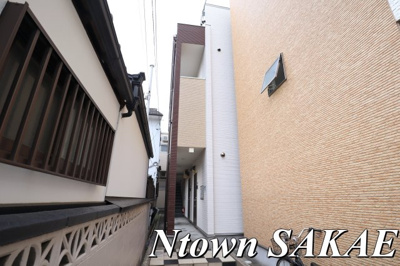 【外観】 | カトルセゾン彩(カトルセゾンイロドリ) | 外観は落ち着いています