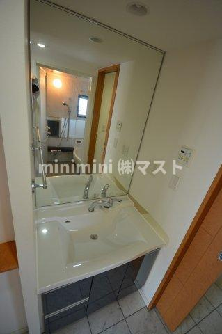 リーガル新福島の洗面所