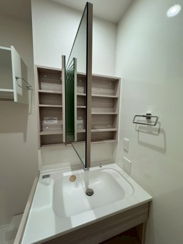 D-Luce黒田-EAST(ディールーチェ)の洗面所