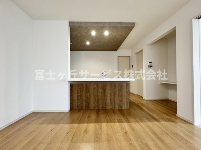 【キッチン】 | 静岡市清水区蒲原 9期 新築一戸建て 3号棟 | キッチン正面です