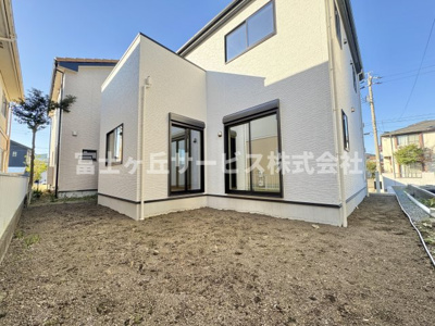 【庭】 | 静岡市清水区蒲原 9期 新築一戸建て 3号棟 | 庭です