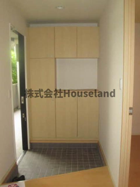 和歌浦ガーデンテラスA棟の玄関