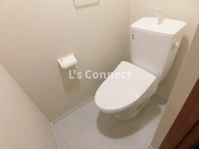 【トイレ】 | レジデンス南町 | 温水洗浄便座付きのトイレ。