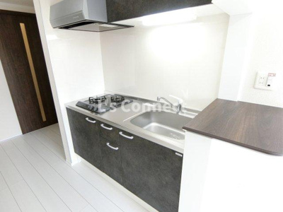 【キッチン】 | vogue house F | ２口ガスコンロのシステムキッチン。