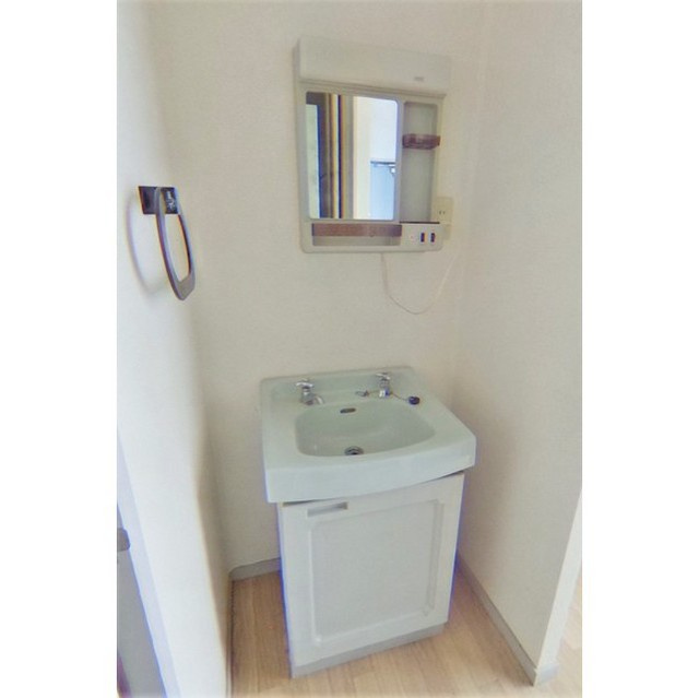 羽島市正木町曲利のアパートの洗面所