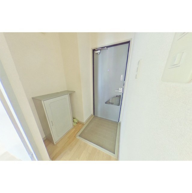 羽島市正木町曲利のアパートの玄関