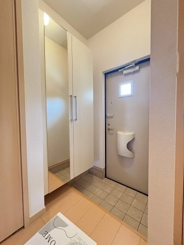 アニュー光の玄関