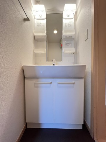 アニュー光の洗面所