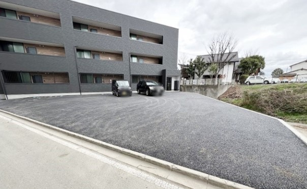 Lluz津福公園の駐車場