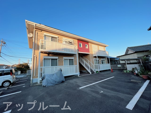 サン・メゾン山北の駐車場