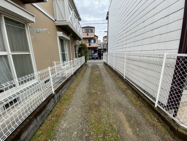 呉川町ハイツのエントランス