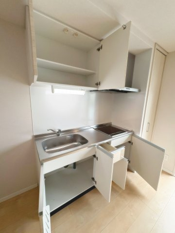 エルピスN5のキッチン|コンパクトなキッチンで掃除もラクラク