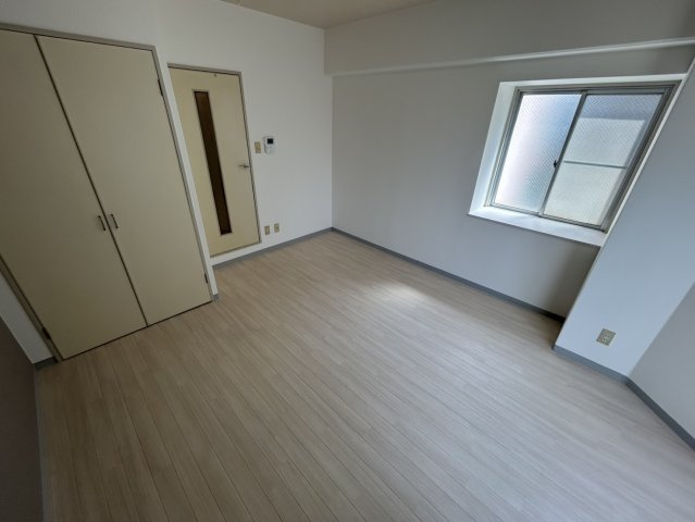 YKハイツ旭が丘の居間・リビング