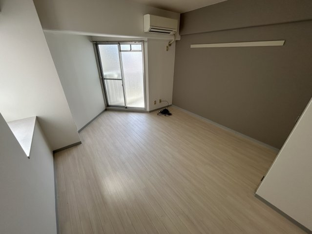 YKハイツ旭が丘の居間・リビング