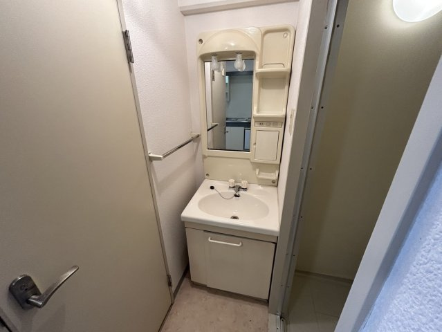 YKハイツ旭が丘の洗面所