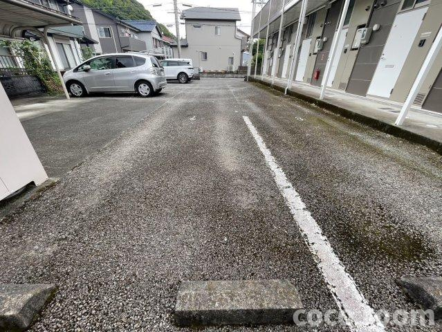 メルベーユの駐車場