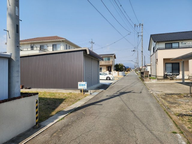 高崎市菊地町売地の前面道路含む現地写真