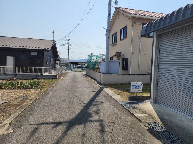 高崎市菊地町売地の前面道路含む現地写真