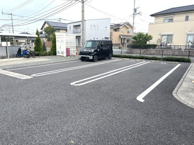 エスポワール・ジェルメ　Ⅴの駐車場