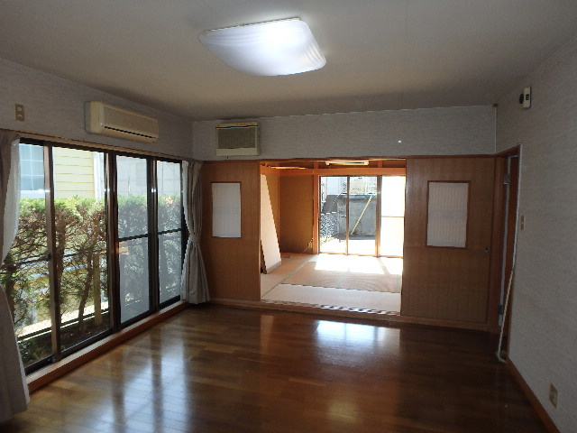 S1593H　6丁目中古住宅の居間・リビング