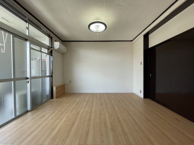 魚住コーポBの居間・リビング