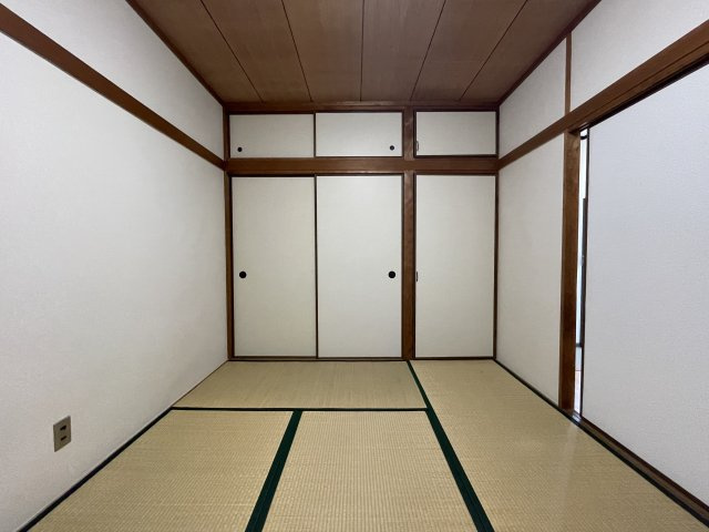 魚住コーポBの寝室