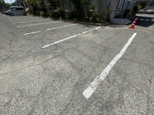 魚住コーポBの駐車場