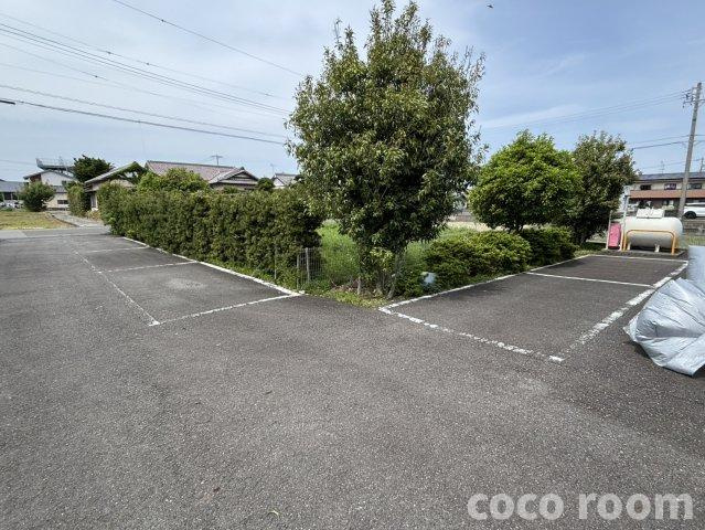 フォルモサⅡの駐車場