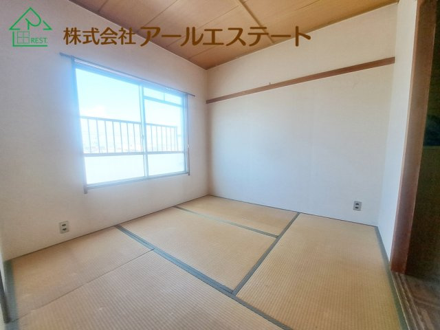 オリーブハイツ土山 2号棟  　JR「土山駅」徒歩6分の和室