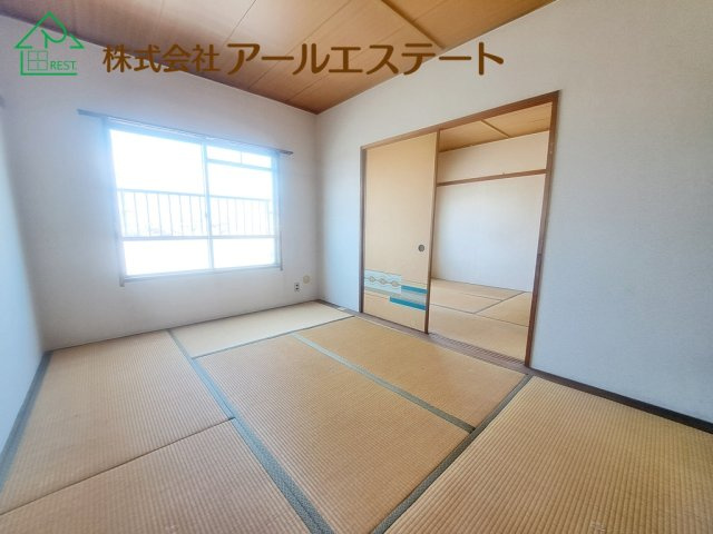 オリーブハイツ土山 2号棟  　JR「土山駅」徒歩6分の和室