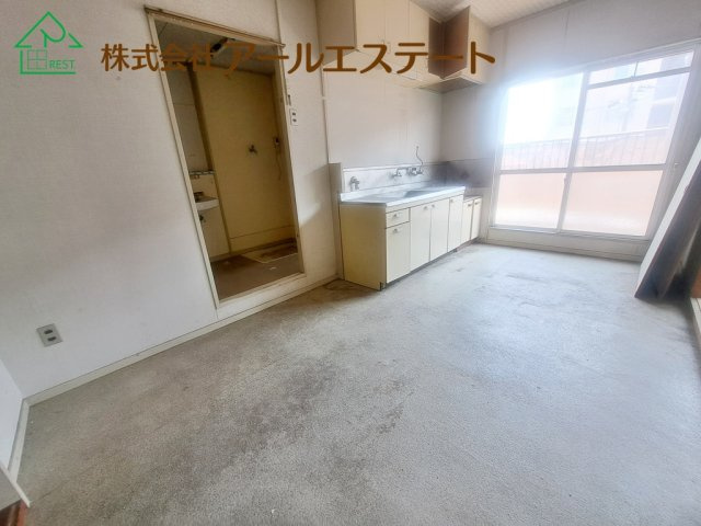 オリーブハイツ土山 2号棟  　JR「土山駅」徒歩6分の居間・リビング