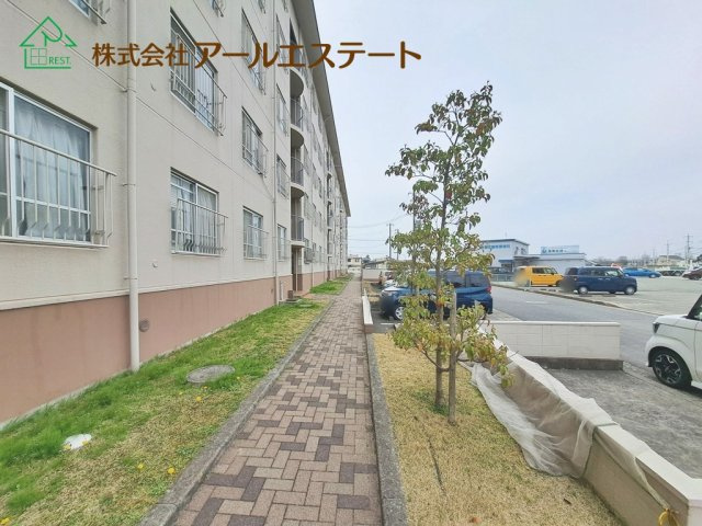 オリーブハイツ土山 2号棟  　JR「土山駅」徒歩6分の庭