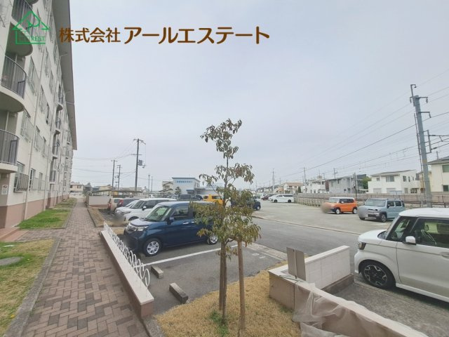 オリーブハイツ土山 2号棟  　JR「土山駅」徒歩6分の駐車場