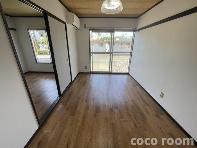 ビラ・アークル　Ｂの居間・リビング