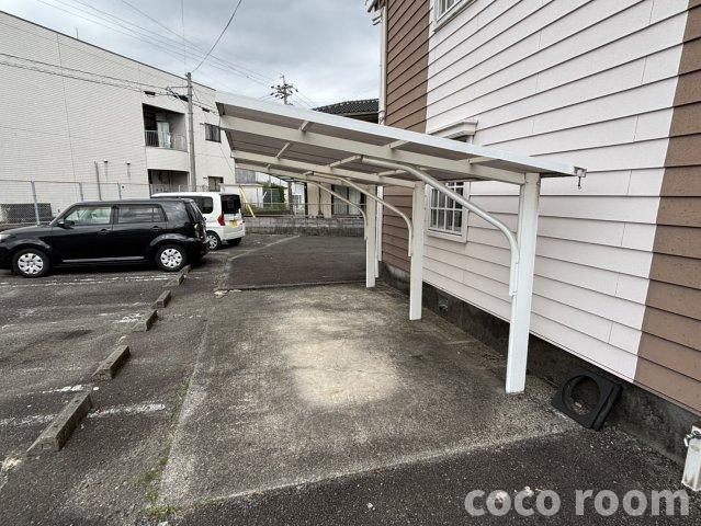 タウニィＪＵＮの駐車場